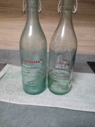 2 Botellas Gaseosa Antiguas La Mequera