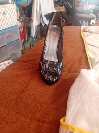 Zapatos de tacón Verona encaje negro