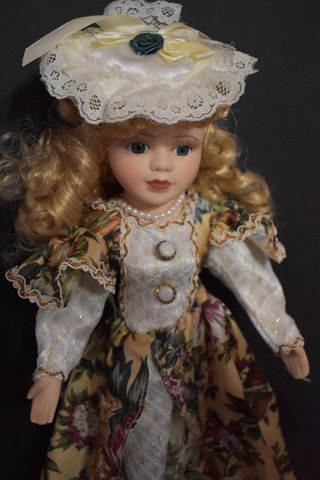 Muñeca de Porcelana Antigua