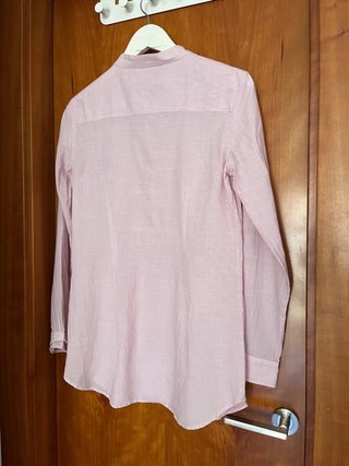 Camisa larga rosa con detalles