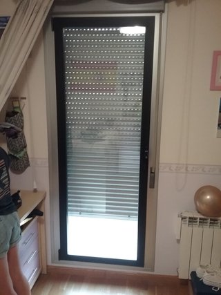 3 Puertas Oscilobatientes y una de baño