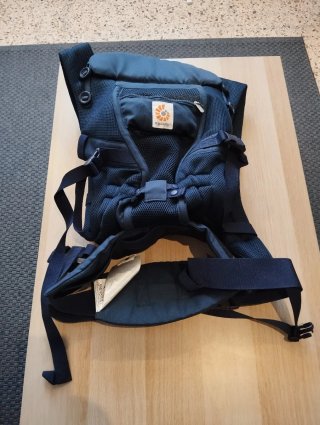 Mochila portabebés Ergobaby azul marino