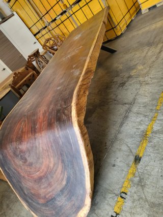 Mesa madera maciza con patas  telf 670 25 1516