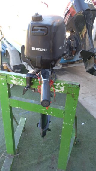 Motor fueraborda Suzuki 4 tiempos