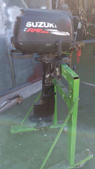 Motor fueraborda Suzuki 4 tiempos