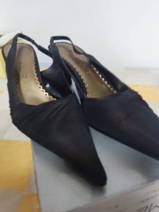Zapatos de tacón negros para mujer