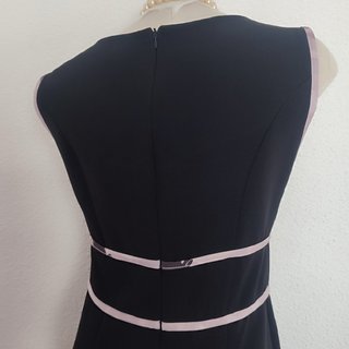Vestido negro escote en Uve marca bocetto. Talla L