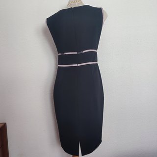 Vestido negro escote en Uve marca bocetto. Talla L