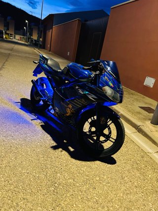 Yamaha TZR 50 Azul y Dorado