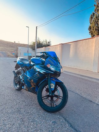 Yamaha TZR 50 Azul y Dorado