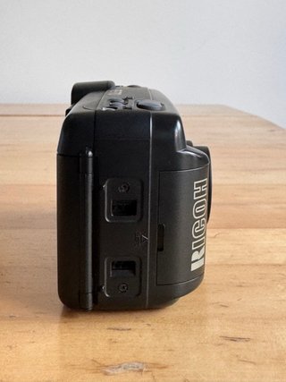 Câmara Ricoh RZ 770
