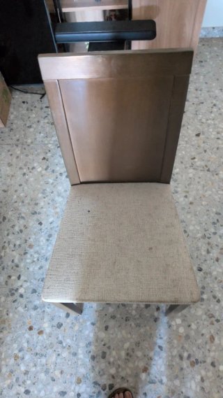 Mesa de comedor + 4 sillas de madera. Mesa extensi