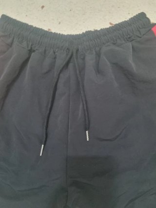 Pantalones/bañador cortos Syna Word negros y rojos
