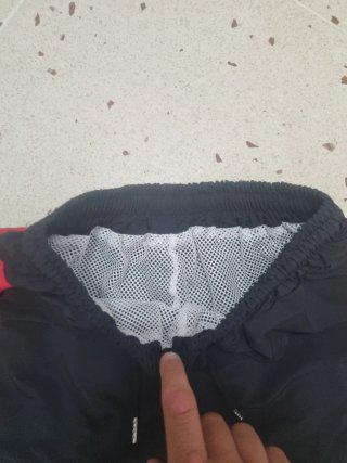 Pantalones/bañador cortos Syna Word negros y rojos