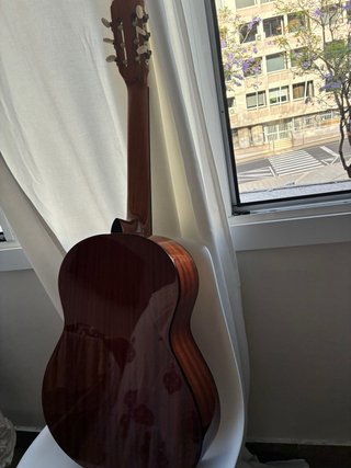 Guitarra Española “Alba” con Funda y Cejilla.