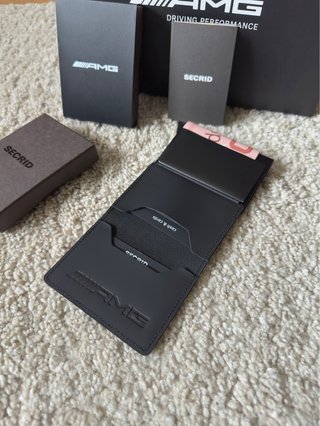 Cartera Compacta AMG de Mercedes-Benz