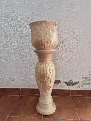 Portavasi in piedi in terracotta beige