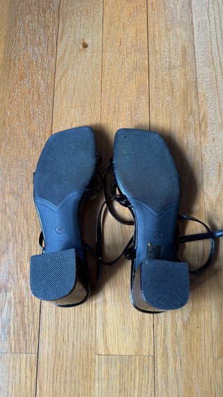 Sandalias Negras Tacón Bajo