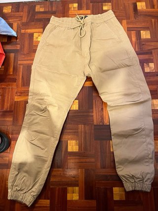 Pantalones cargo beige