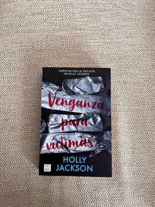 dos libros trilogia holly jackson