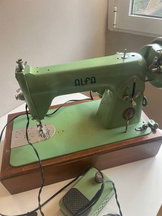 Máquina de coser Alfa vintage