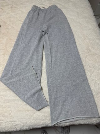 Pantalón ancho Bershka gris