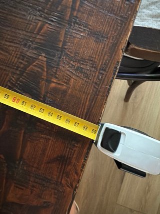 Mesa de comedor de madera rústica