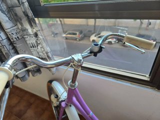 Bicicleta BH Bolero morada. Cubiertas nuevas.