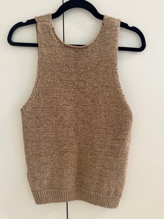 Top de punto beige y marrón
