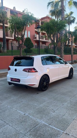 Volkswagen Golf GTI