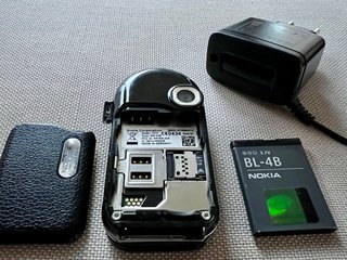 Nokia 7373 con Cargador coleccionistas