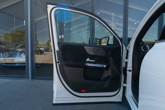 MERCEDES-BENZ GLB 200D 150CV