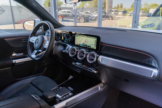 MERCEDES-BENZ GLB 200D 150CV
