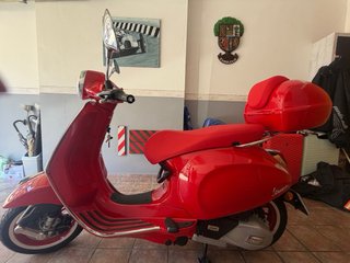 Vespa 125 Roja primavera,RED, ABS