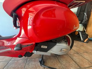 Vespa 125 Roja primavera,RED, ABS