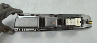 MANDO ELEVALUNAS DELANTERO DERECHO TOYOTA YARIS 1