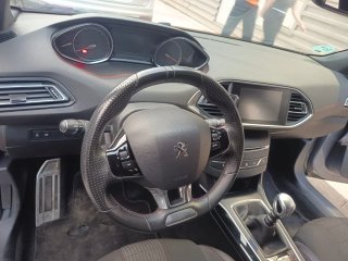 Peugeot 308 2016