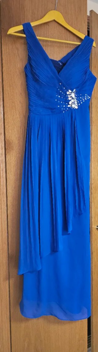 Vestido de fiesta azul con pedrería