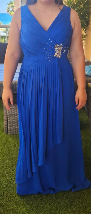 Vestido de fiesta azul con pedrería