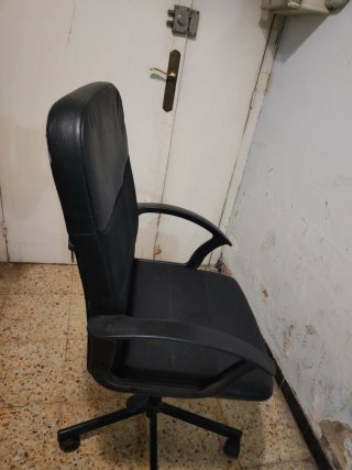 Silla de oficina negra