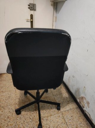 Silla de oficina negra