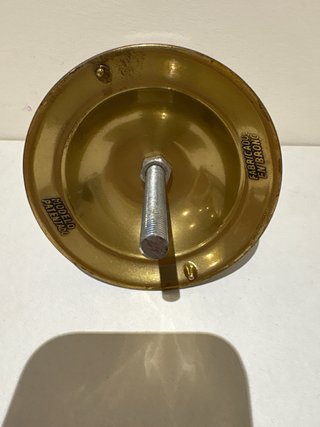 Pomo antiguo de bronce