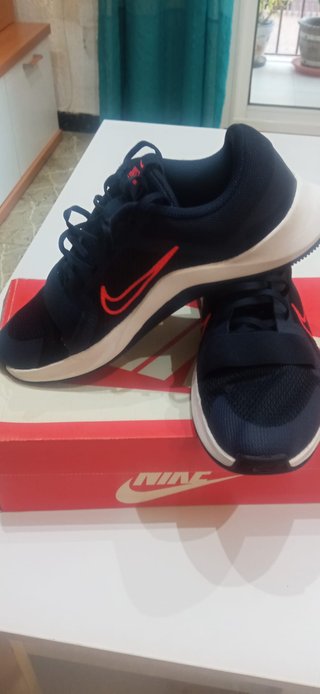 Deportivos Nike azul marino casi nuevos