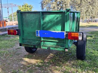 Remolque autobasculante