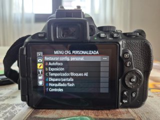 Nikon D5500 + 2 objetivos + extras
