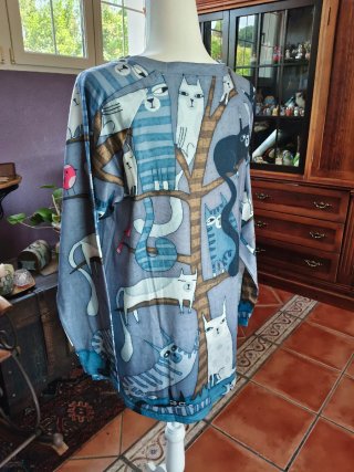 Camiseta Gatos Estampado Azul Gris