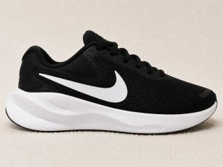 Nike Revolution Running Shoes Black/White comfort