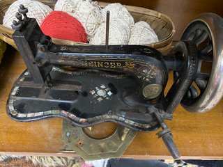 Máquina de coser antigua Singer