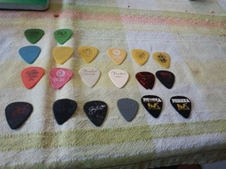 20 púas guitarra/ukelele variadas