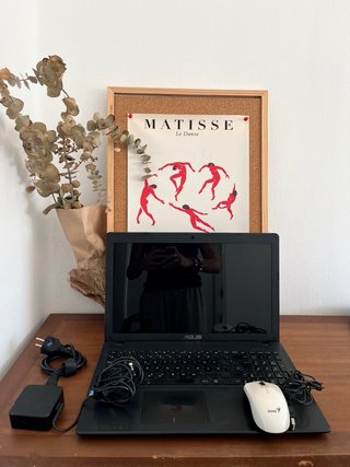 Portátil ASUS 15.6” Rápido + Cargador + Ratón